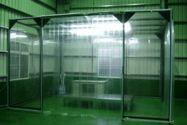 Công Dụng Màn Rèm Nhựa PVC Trong Sản Xuất Và Đời Sống