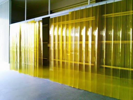 Có Nên Lắp Rèm PVC Thay Vách Ngăn Cố Định