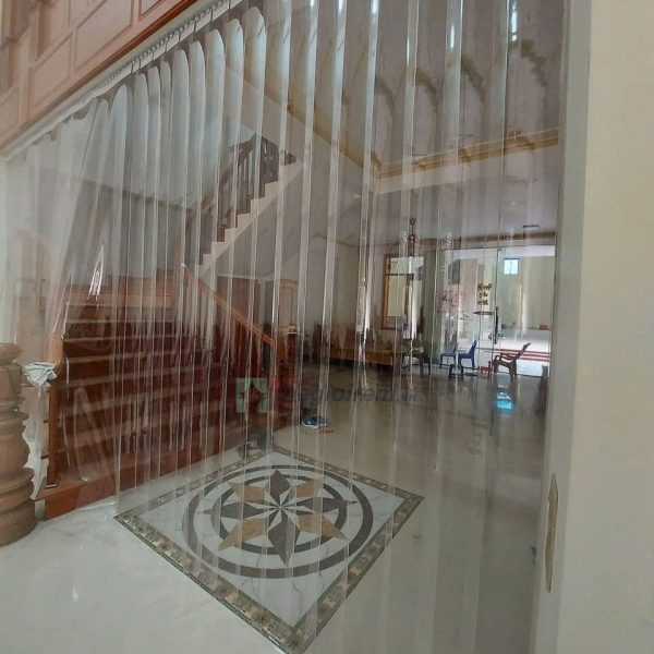 Có Nên Lắp Rèm PVC Thay Vách Ngăn Cố Định