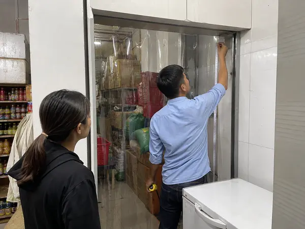 Khảo sát vị trí lắp rèm nhựa PVC trong suốt