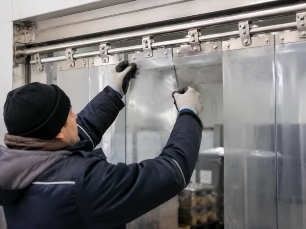 Quy Cách Màn Nhựa PVC Chuẩn Công Nghiệp
