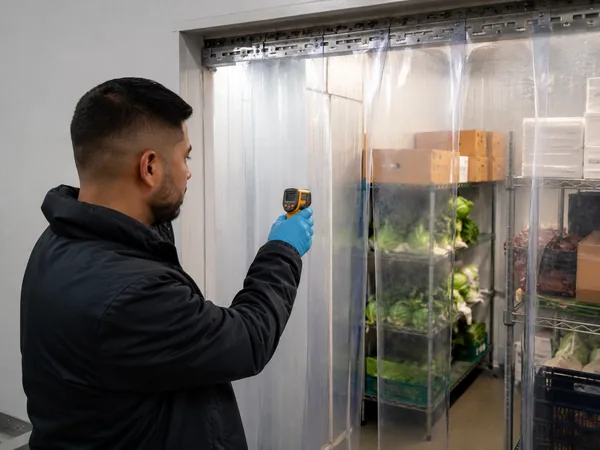 Kiểm tra độ chồng mí và phụ kiện dải nhựa PVC